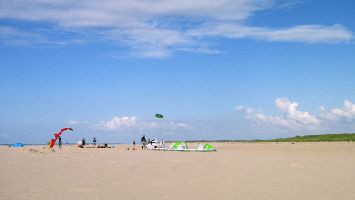 Renesse, Kitesurfen am Strand von Ouddorp