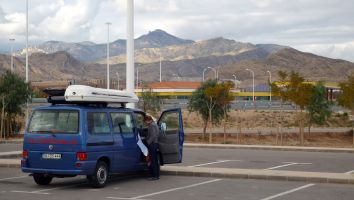 Abwechslungsreiche Landschaft auf den Weg nach Tarifa, Andalusien, Spanien