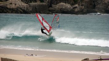 Windsurfen bei Levante, Balneario, Tarifa, Andalusien